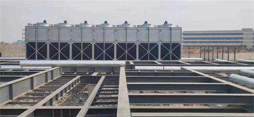 《控制中央空調(diào)冷卻塔噪聲污染的措施》align="" 中央空調(diào)冷卻塔噪聲治理解決方案